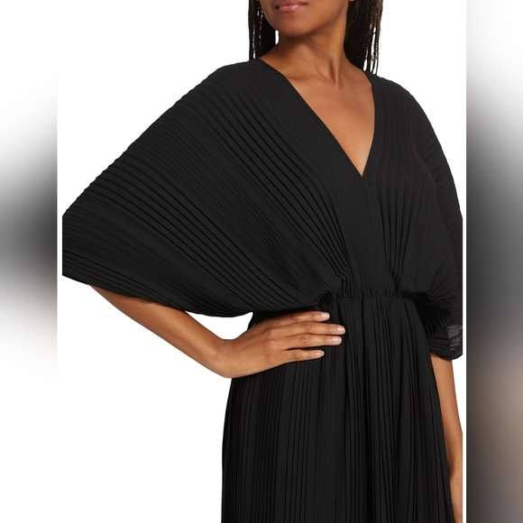 😊NWOT Elie Tahari Double V Pleated Dress Sz S - Picture 3 of 3